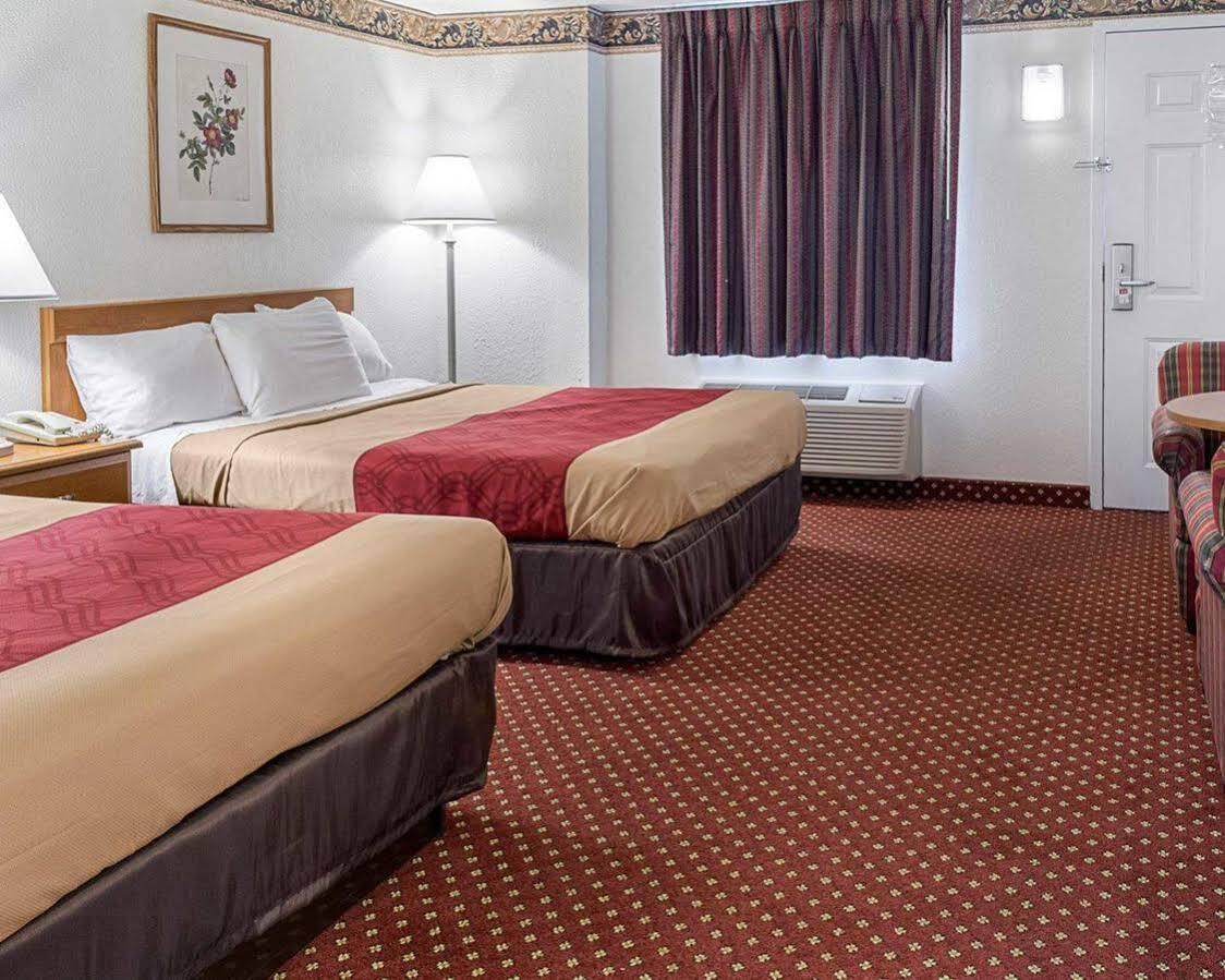Gateway Inn Templeton エクステリア 写真