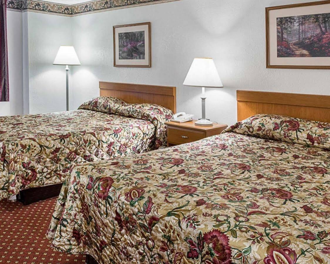 Gateway Inn Templeton エクステリア 写真